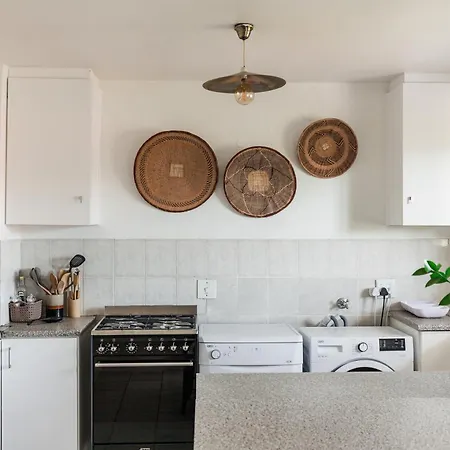 Silvertree Collective Spacious Central Apartment Stellenbosch Exterior photo